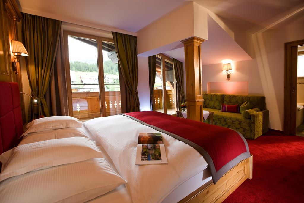 Hotel Auenhof Лех ам Алберг Екстериор снимка