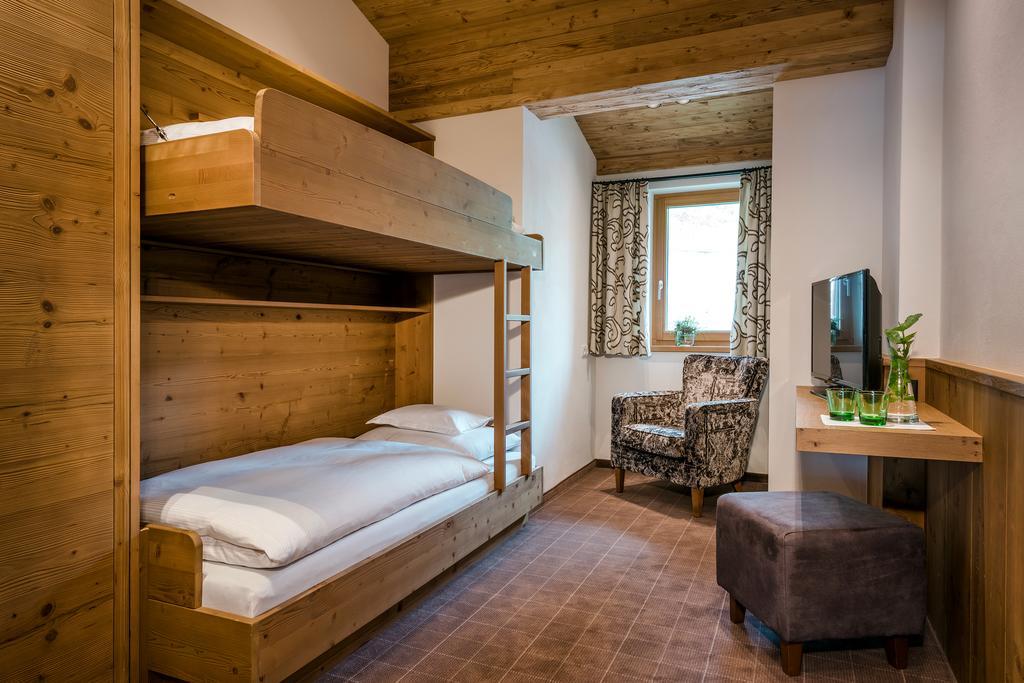 Hotel Auenhof Лех ам Алберг Екстериор снимка